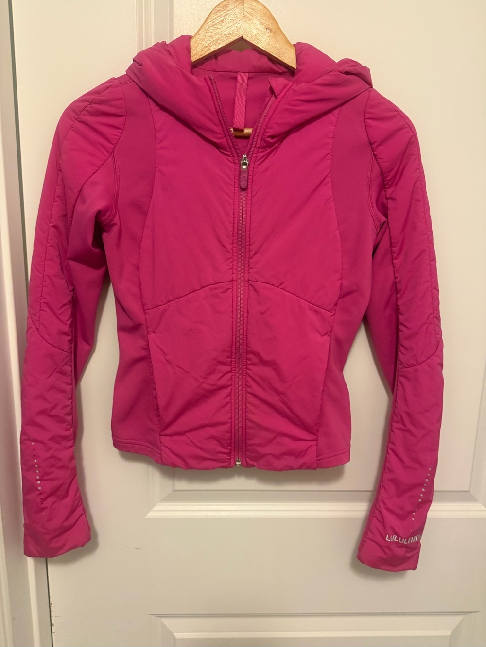 Lululemon Push Your Pace crop Jacket
Sonic Pink size 4. $198 retail